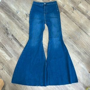 We the Free Bell Bottom Jeans Size 27